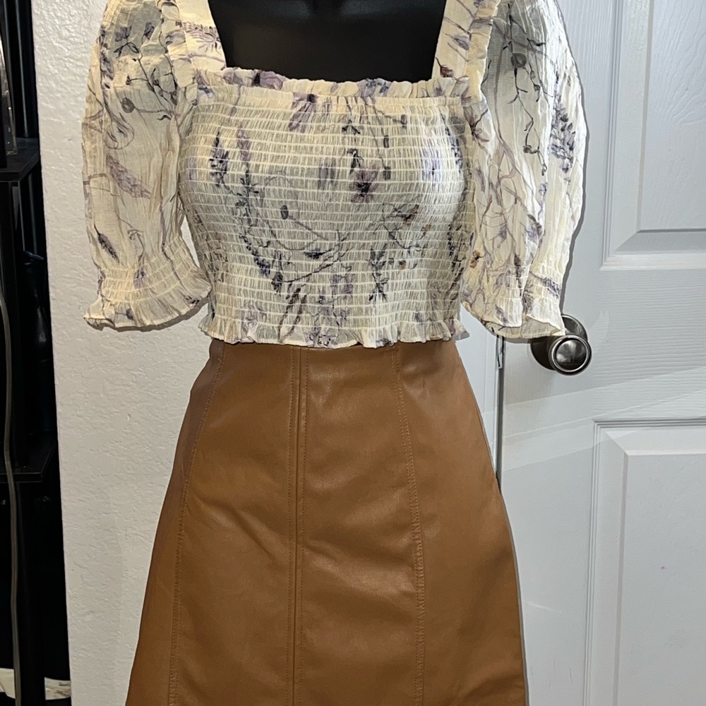 H&M Cream and Purple Floral Crop Top